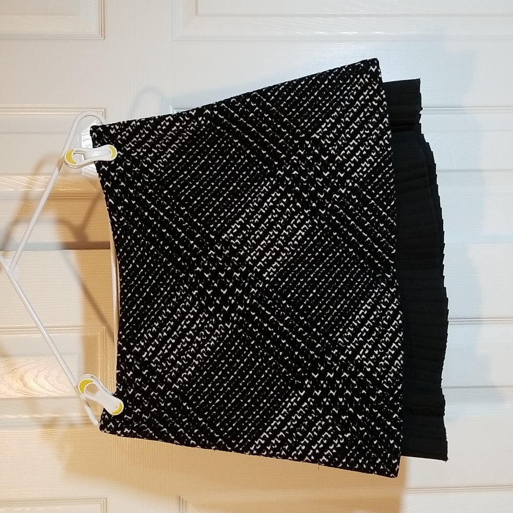 Cynthia Steffe Black and White Patterned Mini Skirt